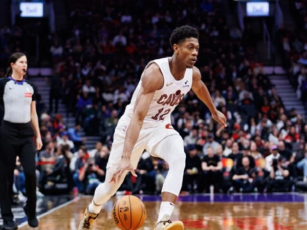 De'Andre Hunter mencetak 3 poin yang membawa timnya unggul dengan 30,8 detik tersisa di perpanjangan waktu, membawa Cleveland Cavaliers meraih kemenangan menakjubkan 133-129 atas tim tamu Portland Trail Blazers pada hari Minggu.