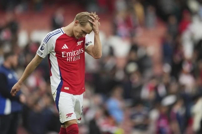 Arsenal Terancam Kehilangan Posisi Kedua: Dari Pemburu Jadi yang Diburu