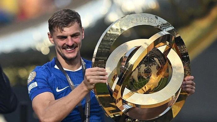 Chelsea Resmi Lepas Dewsbury-Hall ke Everton