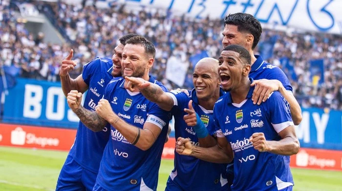 Persib Tak Bisa Pakai Jersey Baru Lawan Manilla Digger