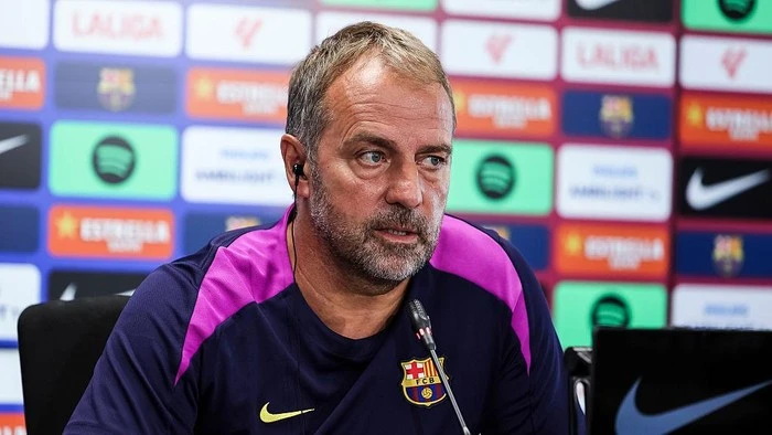 Lambatnya Pendaftaran Pemain Barcelona Bikin Flick Emosi