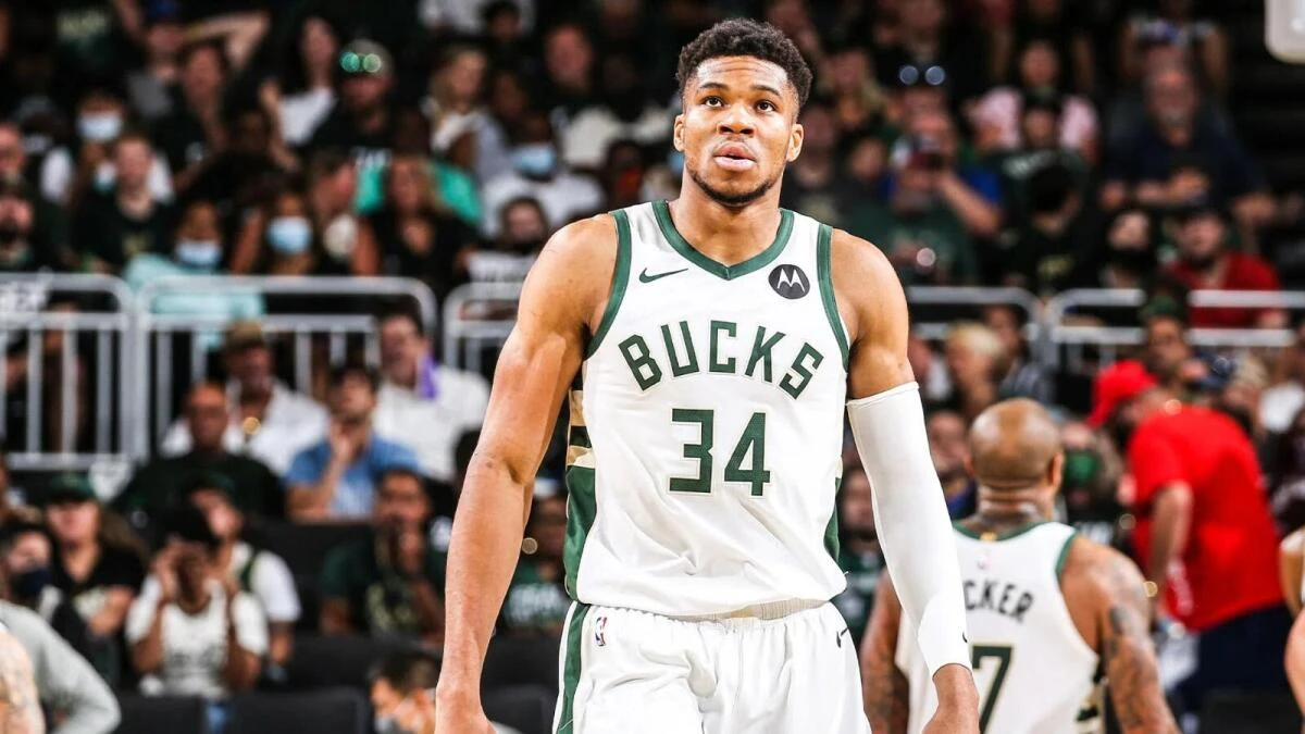 Juara Atau Pergi, Giannis Beri Bucks Ultimatum