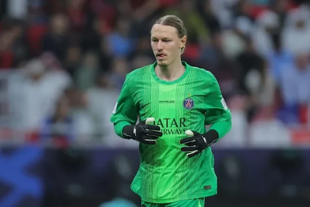 Matvey Safonov Alami Patah Tangan saat Jadi Penentu Kemenangan PSG di Adu Penalti Piala Interkontinental