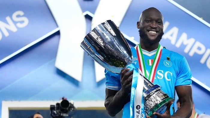 Pemulihan Lukaku Molor, Napoli Cari Striker Baru?